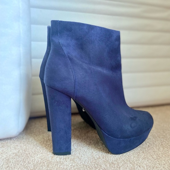 Sole Society, man-made suede, deep blue, high heeled boots in size 8 - Picture 3 of 6